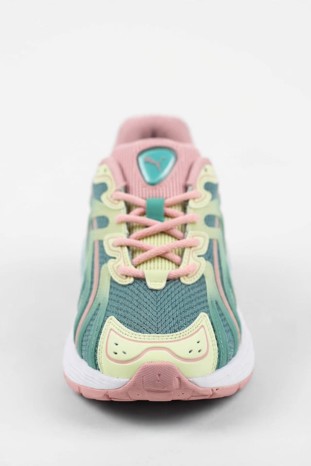 Sneakers - Product Only Studio  Catalog example 2