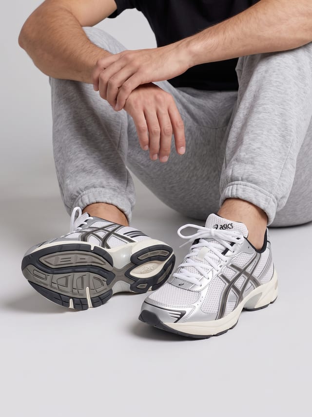 Sneaker Studio Pack & Turntable Reel example 1, output 2
