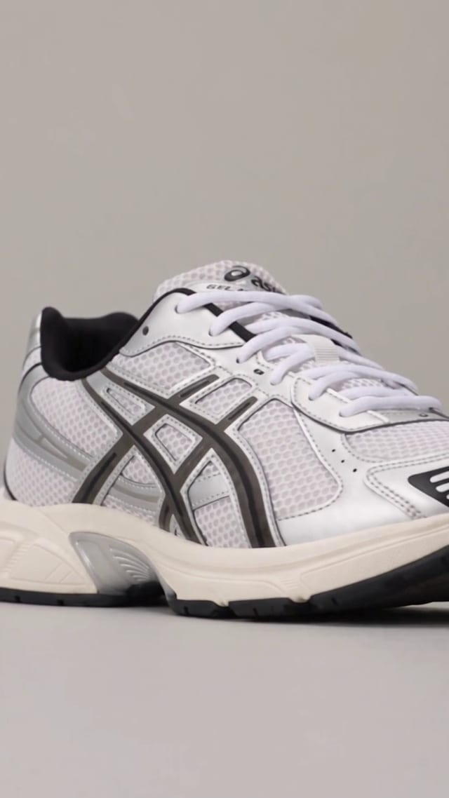 Sneaker Studio Pack & Turntable Reel example 1